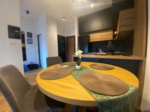 Apartman Look Up Garage parking