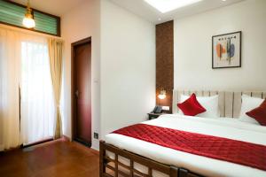 Aroma Hills Resort Munnar