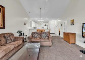 Magnolia Pointe Condo Near Beach & Golf & Pools