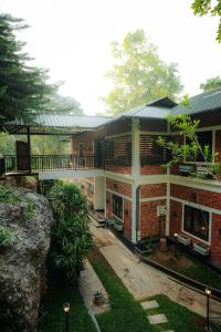 Aroma Hills Resort Munnar