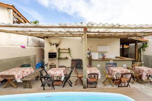 Apartamento Ilhabela com cozinha compacta