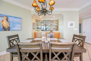 Phoenix on the Bay 1405