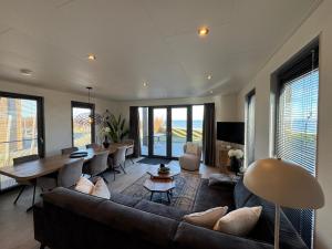 Enkhuizer Strand BeachHouse Sky and Sand Nr 504