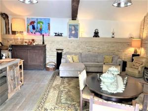 Cottage in Saint-Jean with Terrace