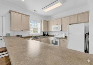 Magnolia Pointe Suite, Pools Near Beach & Golf