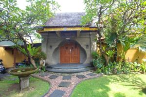 5 Bedrooms Villa in the heart of Legian