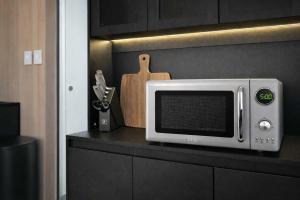 Reflections - Luxe Mirror Home Near Capitol Reef