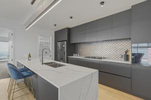 Suncrest Retreat- Christchurch Holiday Home
