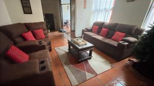 Casa tipo colonial cerca del IGSS colonia Molina