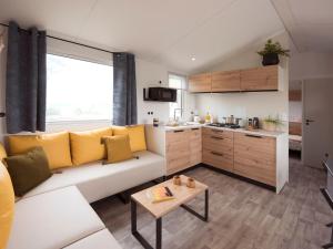 Mobil home avec terrasse - 9 pers. - API-1-52-2044