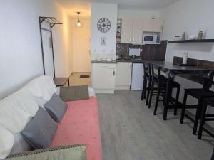 Studio rénové au centre, parking - 2 pers. - FR-1-387-229