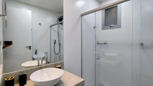 Apartamento de 02 dormitórios sendo uma suíte