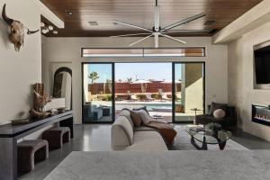 Windsong Modern compound w pool spa