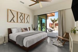 Windsong Modern compound w pool spa