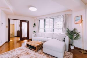 Spacious Hakata Apartment Walk to Hakata Station