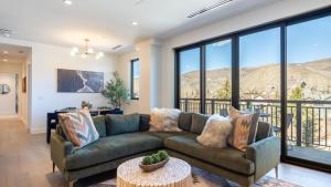 Luxe 3BDR Near Vail w Views Gym Pool Game Room Alpine Oasis at Frontgate