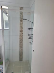 Breezy entire 2 bedroom unit top floor next to UQ