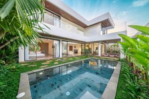Velora - Luxe Jungle 4BR Villa with Private Pool in Ubud
