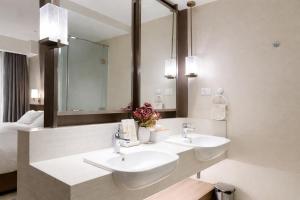 Unit 2708 Twin Bed The Hotel Residences at Novotel, Acqua Private Residences
