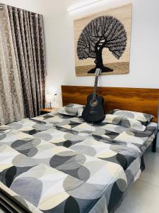 Treetop Tune 1 BHk CoupleFriendly Family