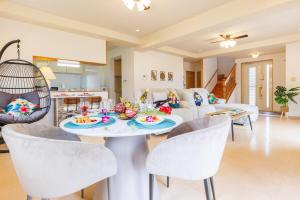 ビーチ目の前 BBQ 可能最大12名ドライブコースで人気エリアうるま市大型貸切ヴィラLa poni