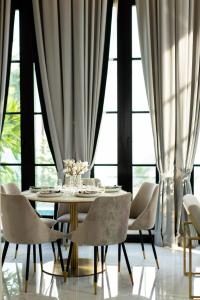 5-Star Pool Villa 3BR Private Luxury Sukhumvit