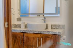 Studio pool steps to Malecon