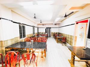 Near Sea Beach Krishna Radhya Inn with Resturent