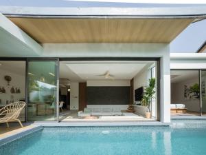 Calypso Villa Phuket - Naiyang Beach