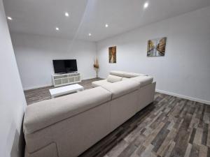 205m2 Villa with Jacuzzi on Santa Rosalia Lake Resort