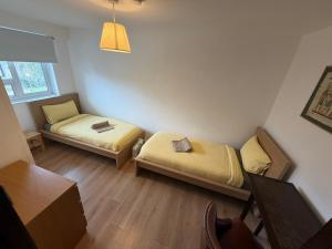 Beautiful Central duplex Flat, 2 Bedroom & Balconies, excellent transport links to Landmarks