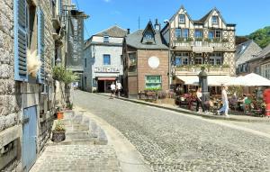 Lovely Home In Rendeux With Wifi