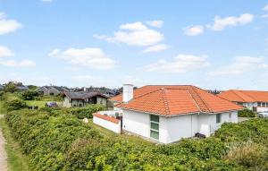 Beautiful Home In Blokhus With Wifi