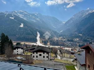 Mansarda panoramica a Temù- comprensorio ponte di legno-tonale