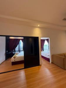 Adik Aisyah 2 Room Suite Maroon Black Centrum Brinchang