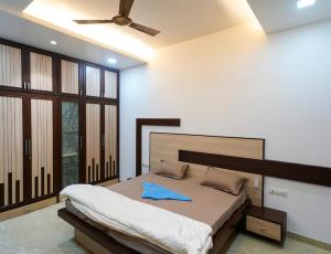Luxury Modern 6BHK- Posh Locality, Garden, Terrace
