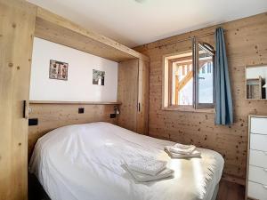 Chalet 2000 - Appartement neuf · Proche des pistes · Balcon · Jacuzzi MAE-0474
