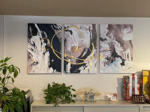 松山城徒歩圏 - 道後近く - 駅徒歩1分 - 無料駐車場 - 和モダン貸切ルーム ビル2階 - 最大8名 - スーパー5分