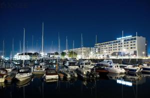 City Marina Apartment with Seaview