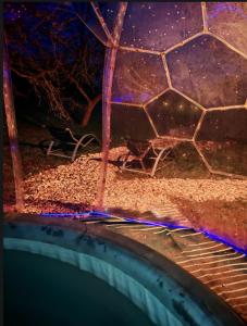 Clear Dome covered hot tub, bbq, firepit, projector