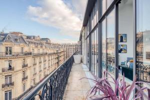 5 Bedroom Apartment in Champs-Elyses