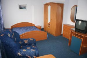 Large Single Room room in Zhovtnevyi