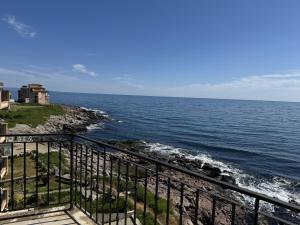 Sea View 2 Bedroom Apartment - Top floor