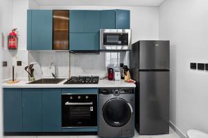 Stylish Dubai Studio - Smart Lock, Pool & Gym Access