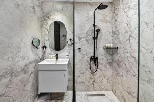 Stylish Dubai Studio - Smart Lock, Pool & Gym Access