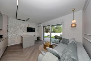 Apartment Robell Zaton privater Garten beheizter Pool Strandnähe