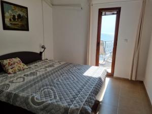 Sea View 2 Bedroom Apartment - Top floor