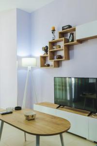 Iris Apartments