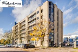 ModernLiving Stevenage 1 Bedroom Apartment Town Centre Sleeps 4