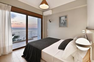 Iris Villas Lefkada - Karavi Villa with private sea access
